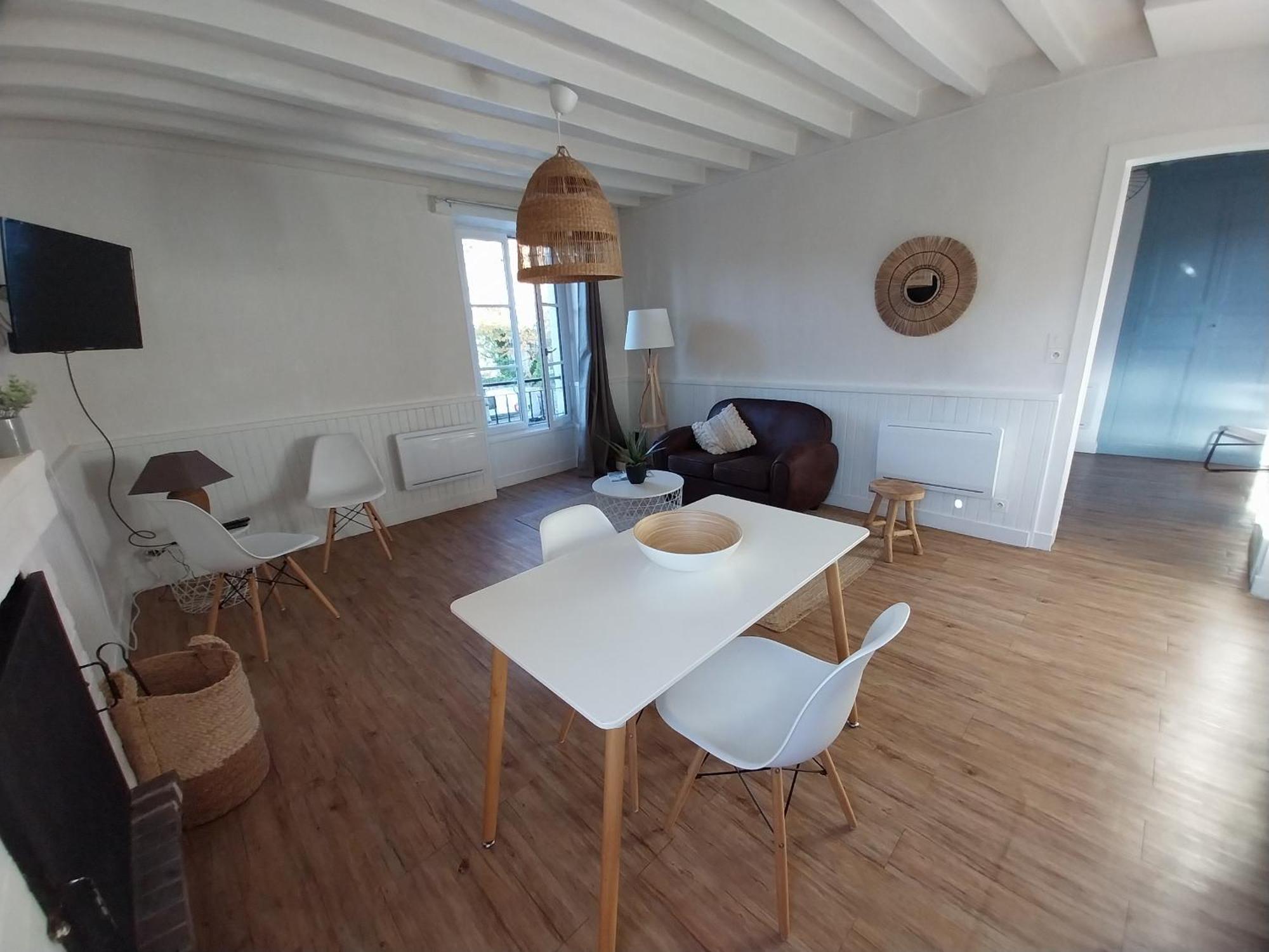 Maison Avec Jardin Dans Petit Bourg Typiquement Percheron - Le Colombier